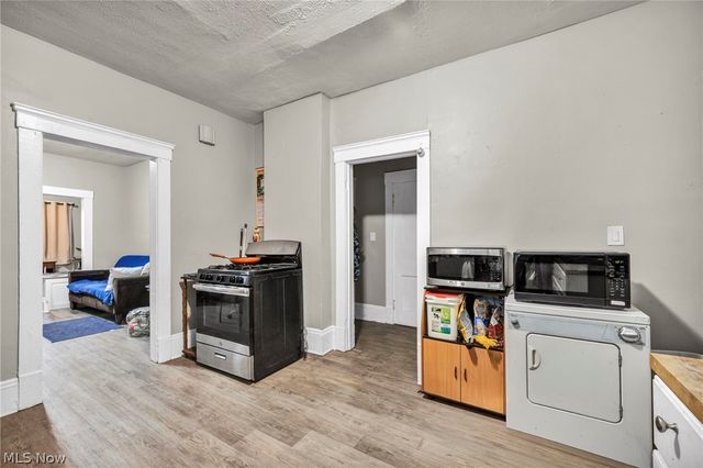 6904 Lawn Avenue, Cleveland, OH 44102