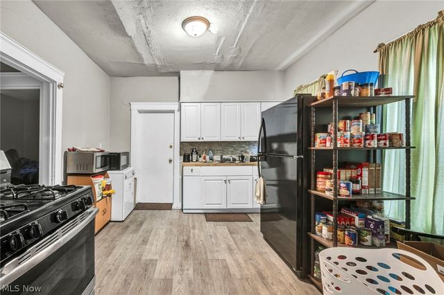 6904 Lawn Avenue, Cleveland, OH 44102