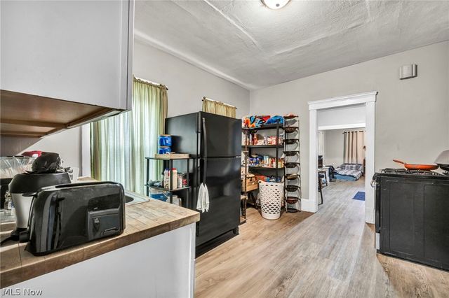 6904 Lawn Avenue, Cleveland, OH 44102