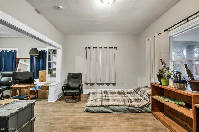 6904 Lawn Avenue, Cleveland, OH 44102