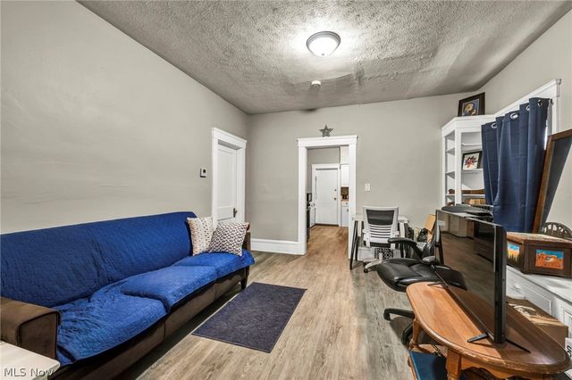 6904 Lawn Avenue, Cleveland, OH 44102