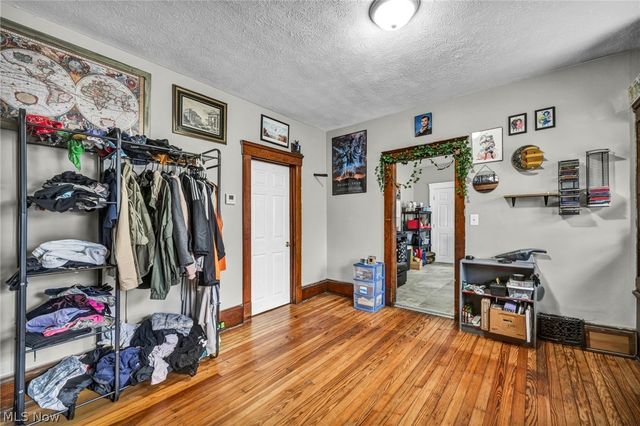 6904 Lawn Avenue, Cleveland, OH 44102