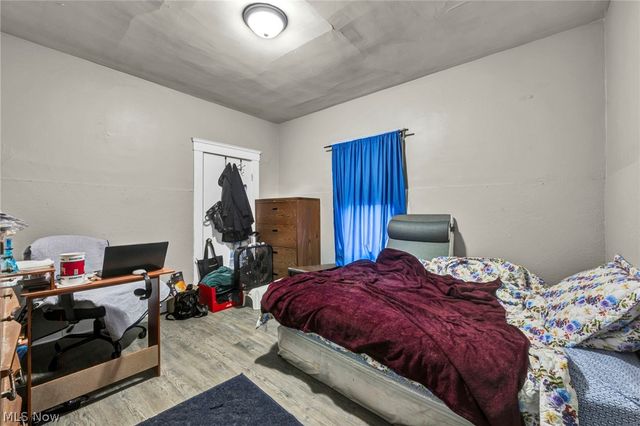 6904 Lawn Avenue, Cleveland, OH 44102