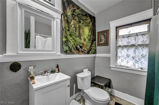 6904 Lawn Avenue, Cleveland, OH 44102