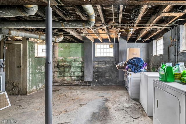 6904 Lawn Avenue, Cleveland, OH 44102