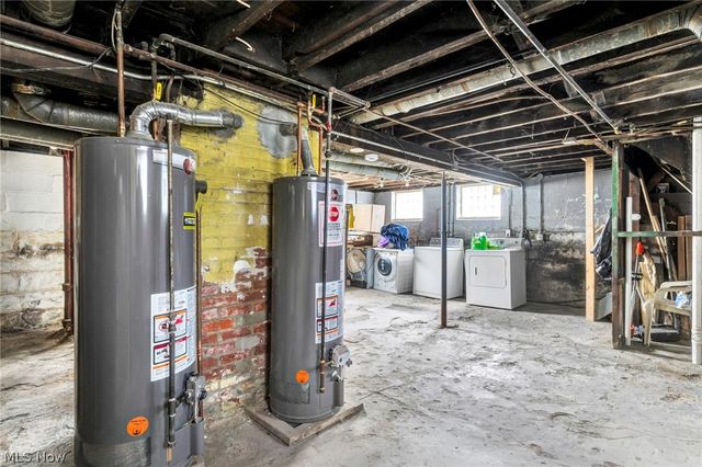 6904 Lawn Avenue, Cleveland, OH 44102