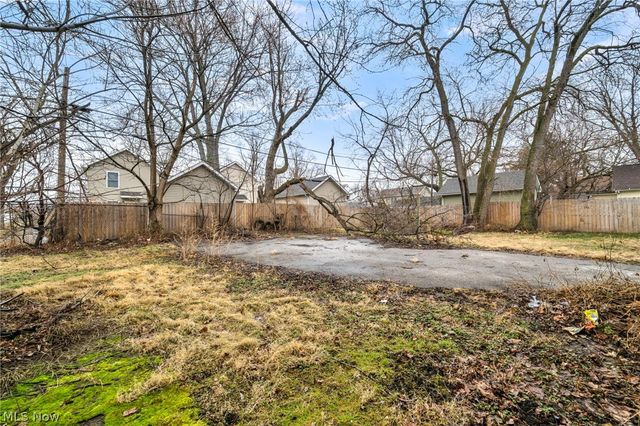 6904 Lawn Avenue, Cleveland, OH 44102