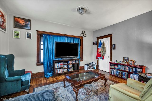 6904 Lawn Avenue, Cleveland, OH 44102