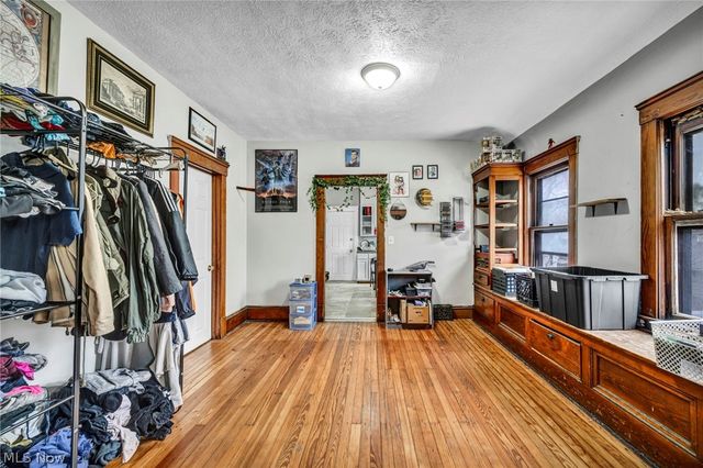 6904 Lawn Avenue, Cleveland, OH 44102