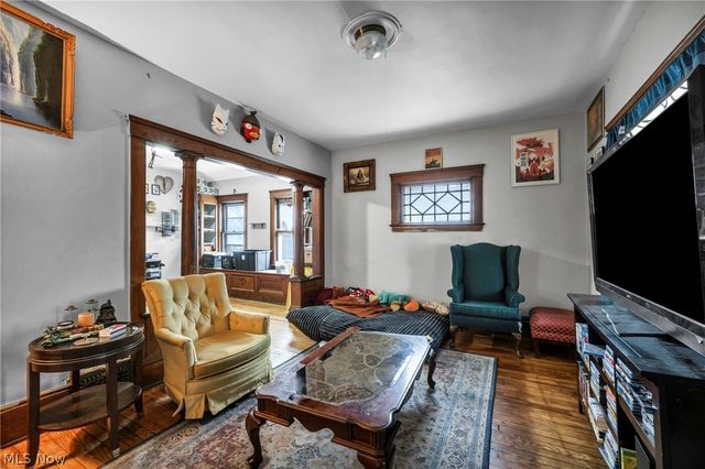 6904 Lawn Avenue, Cleveland, OH 44102