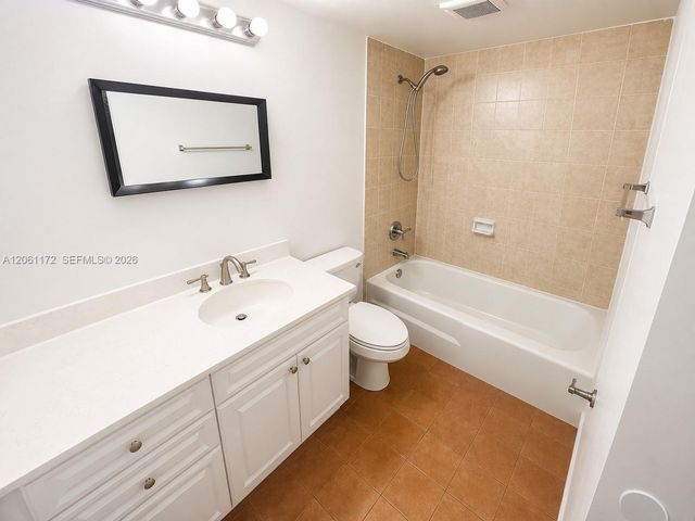 10800 N Kendall Dr O6, Miami, FL 33176