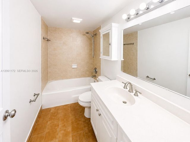10800 N Kendall Dr O6, Miami, FL 33176