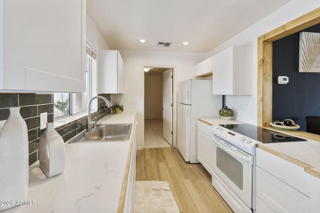 11135 E ELMHURST Drive, Sun Lakes, AZ 85248