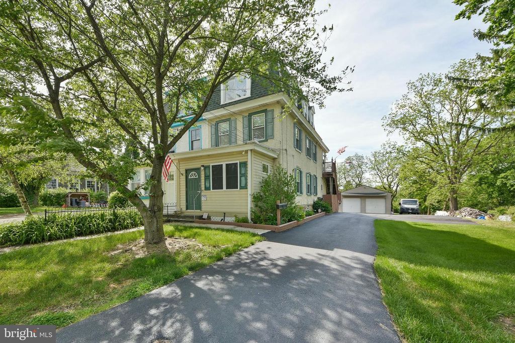9 W WISSAHICKON AVE, Flourtown, PA 19031