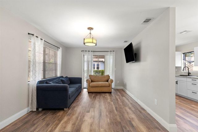 1218 E NEW ORLEANS AVENUE, Tampa, FL 33603