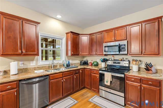 8216 Cookes Farm Ct, Henrico, VA 23231