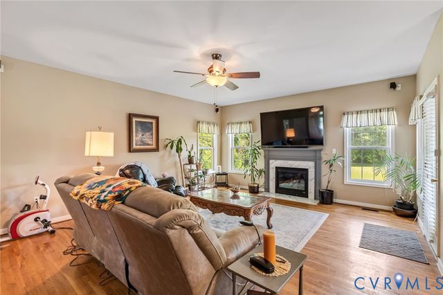 8216 Cookes Farm Ct, Henrico, VA 23231