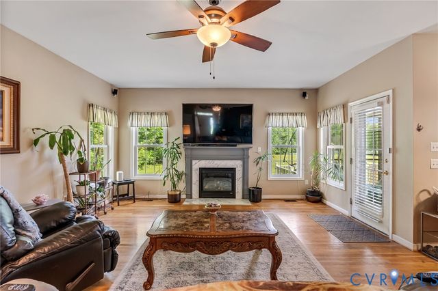 8216 Cookes Farm Ct, Henrico, VA 23231