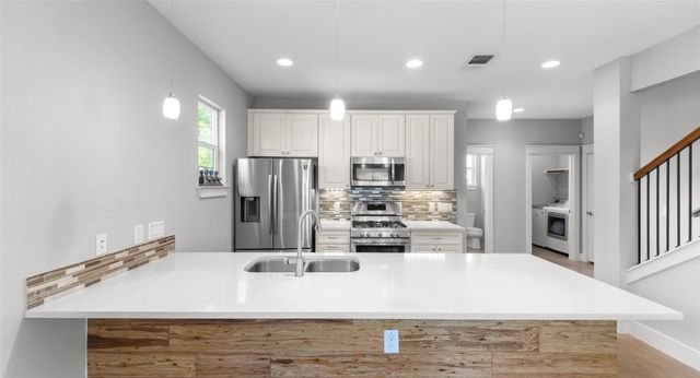 3104 Neal ST, Austin, TX 78702
