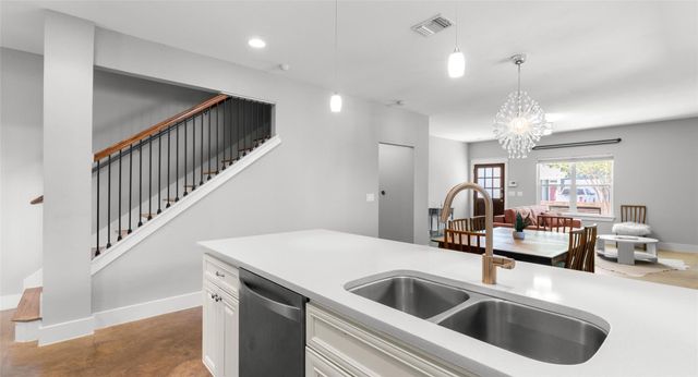 3104 Neal ST, Austin, TX 78702