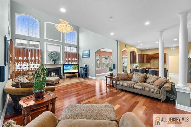 6 Monet Court, South Brunswick, NJ 08852