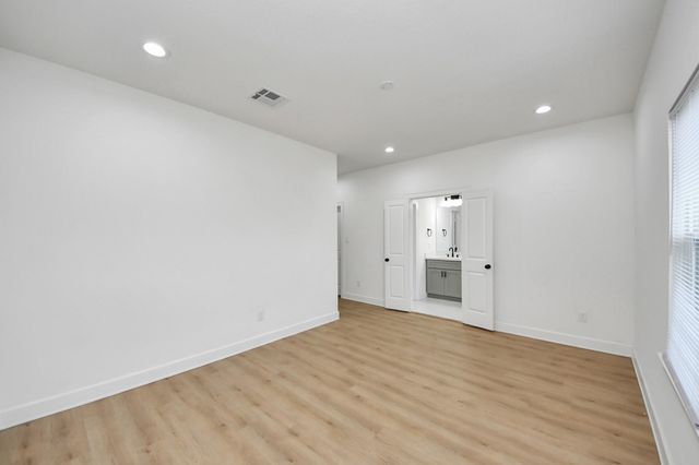 8316 Corinth Street c, Houston, TX 77051