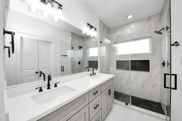 8316 Corinth Street c, Houston, TX 77051