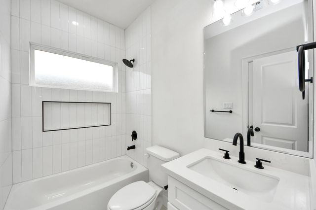 8316 Corinth Street c, Houston, TX 77051