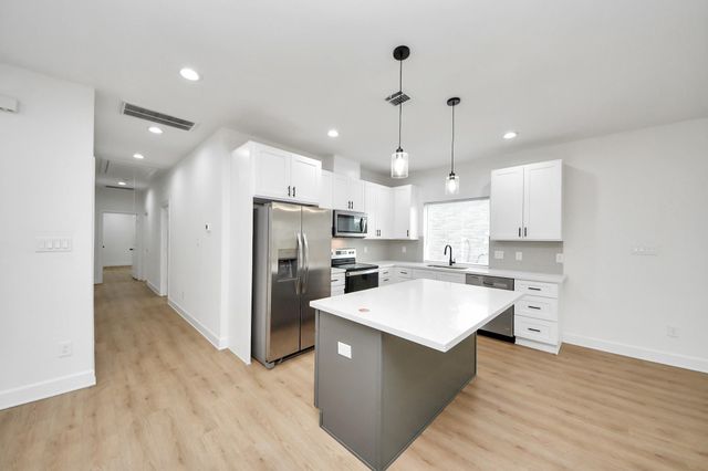 8316 Corinth Street c, Houston, TX 77051