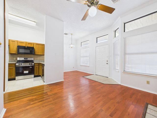 2802 Nueces ST 303, Austin, TX 78705