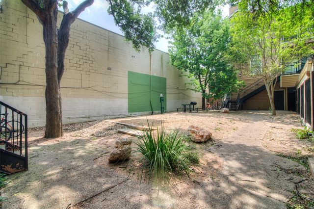 2802 Nueces ST 303, Austin, TX 78705