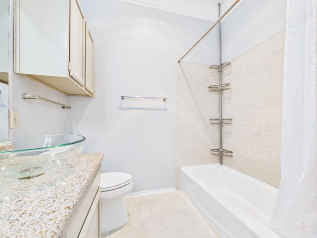 2802 Nueces ST 303, Austin, TX 78705