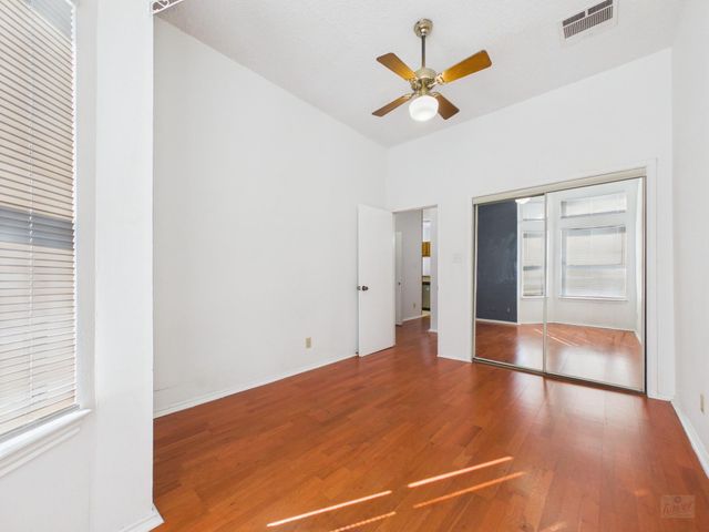 2802 Nueces ST 303, Austin, TX 78705