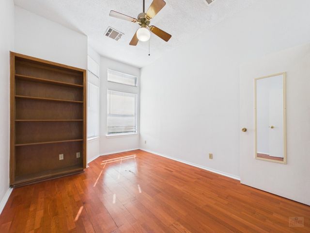 2802 Nueces ST 303, Austin, TX 78705