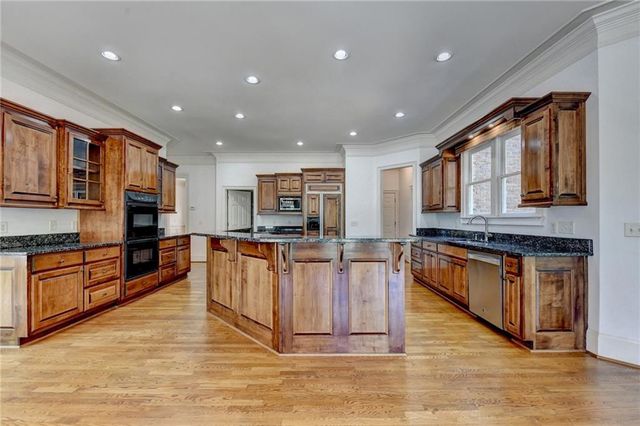 6940 Laurel Oak Drive, Suwanee, GA 30024