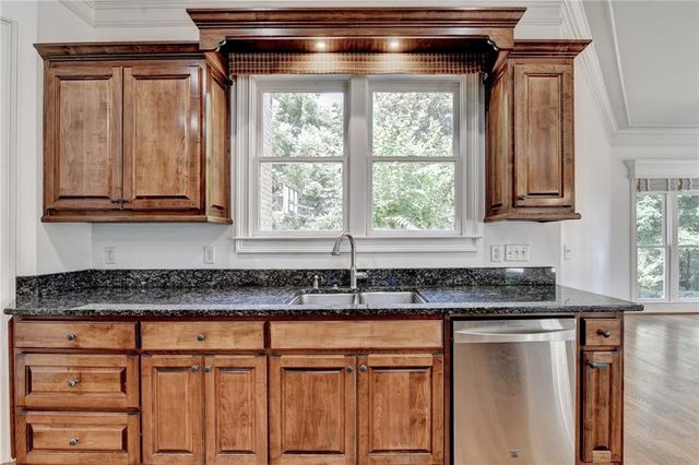 6940 Laurel Oak Drive, Suwanee, GA 30024