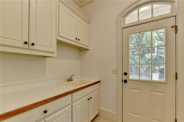 6940 Laurel Oak Drive, Suwanee, GA 30024