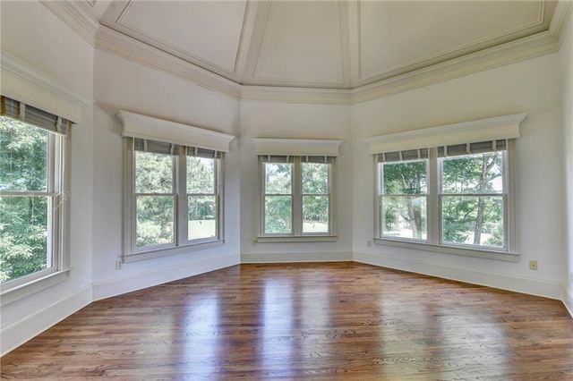 6940 Laurel Oak Drive, Suwanee, GA 30024