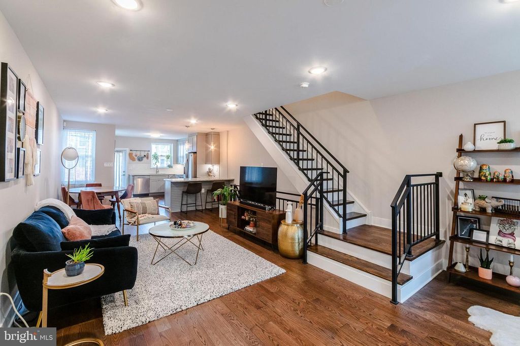4841 LARCHWOOD AVE, Philadelphia, PA 19143