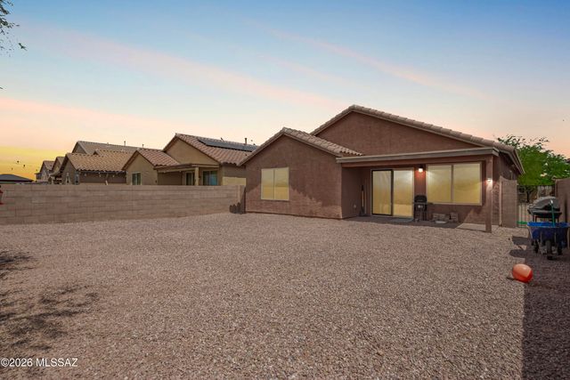 8569 W Amazilia Place, Tucson, AZ 85757