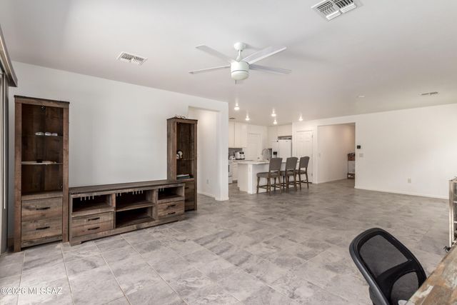 8569 W Amazilia Place, Tucson, AZ 85757