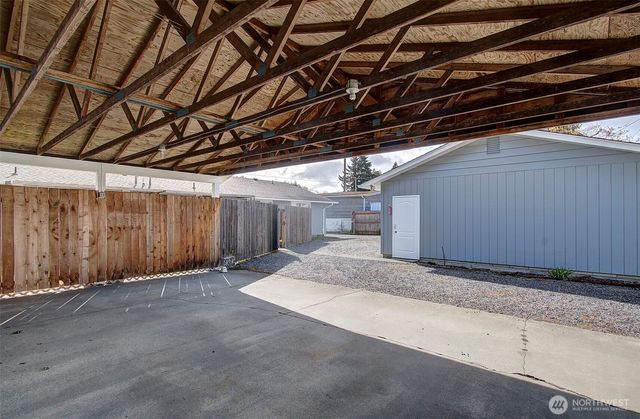 1807 N Tower Avenue, Centralia, WA 98531
