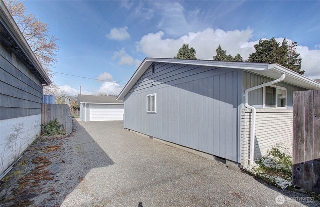 1807 N Tower Avenue, Centralia, WA 98531