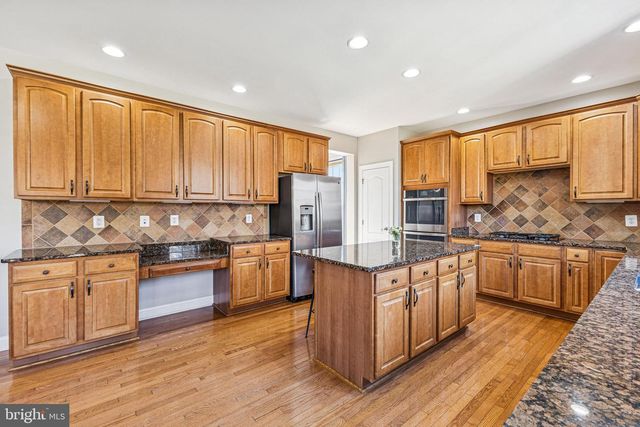 5793 WATERLOO BRIDGE CIR, Haymarket, VA 20169