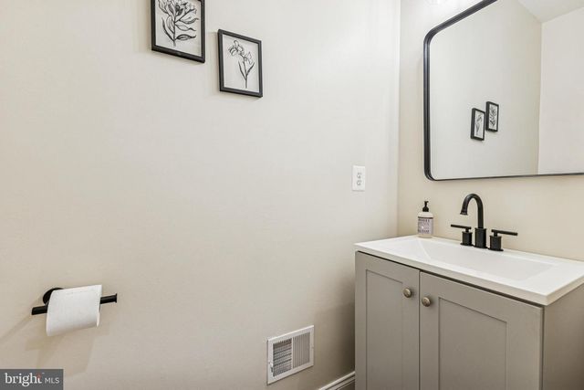 5793 WATERLOO BRIDGE CIR, Haymarket, VA 20169