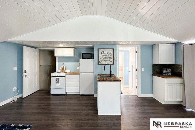 212 W Meigs Street, Valley, NE 68064