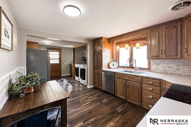 212 W Meigs Street, Valley, NE 68064