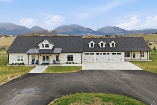 543 Diamond 3 Road, Corvallis, MT 59828
