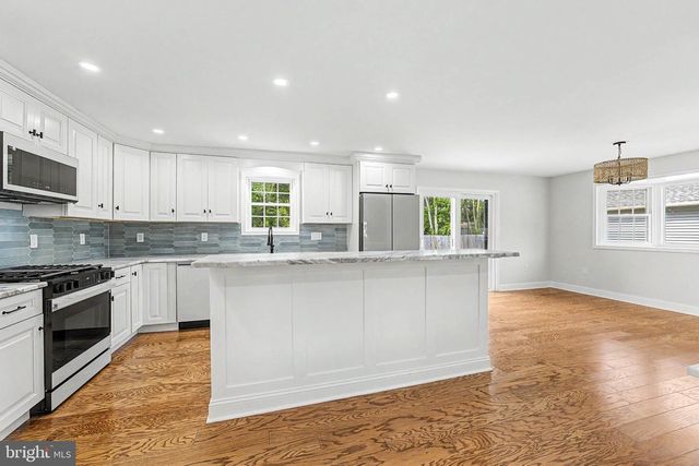 4 S MAPLE AVE, New Gretna, NJ 08224