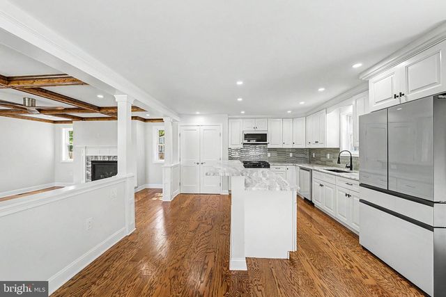 4 S MAPLE AVE, New Gretna, NJ 08224